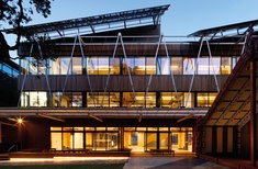The building as a teacher