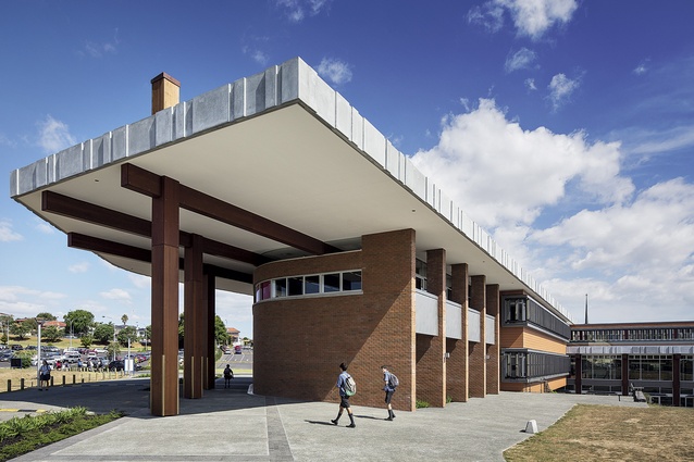 A trinity of massive I beams is exposed 
at the eastern terminus, symbolising the staff, students and public that the school serves.