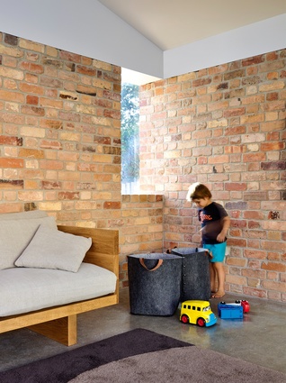 The bricks were sourced from a reject pile at a local factory – materials were chosen according to availability.