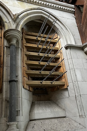 Securing of unstable stonework in the transepts.