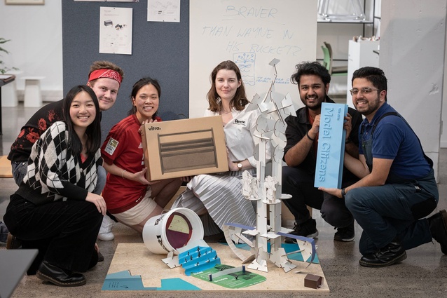 The winning SANNZ team with Kada’s Vitra
toolbox prize and the Model Citizens trophy (Resene’s Amanda Greenslade third from right).