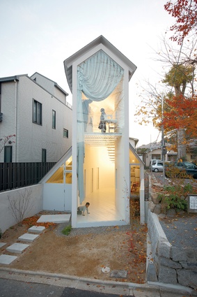 Hideyuki Nakayama’s O House (Kyoto, 2009).
