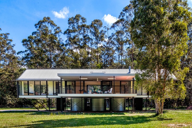 Platypus Bend House, Noosa QLD, Australia by <a 
href="http://robinsonarchitects.com.au/"><u>Robinson Architects</u></a>. The house's raised structure was designed in anticipation of significant seasonal floods.