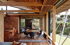 Poised on the ridge line: Tutukaka home