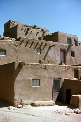 We must feed architectural diversity to AI. Example: Dwellings made of clay and mud in Taos Pueblo. Source: <a href="https://www.flickr.com/photos/gruenemann/521850270/in/photolist-N7BUs-2kFcAso-TCN65G-XKopfv-44AefE-2pQq2mw-5xj6pk-Lmhdn-JZMCA5-rr8yv-b4YZtz-q3UbmF-rr4K7-rr4K4-yyav-pqsH6w-BTyKjE-5xot6s-VYGBPB-2pQqF7T-5xotZS-VYGCsF-5xothQ-5mbzLb-2pPPcfb-pBifUj-49aR6t-JZMELC-UXUEPB-2phiAx7-eiEZmw-GsdJNM-G8RLrL-5xotNA-e6tESu-2phiAnh-CNLy3w-BTFSHH-9nZ7WH-7MwhZ-JZMAjb-pJNjvG-oMVtxr-psgZPL-pJHTek-eiE8sq-sVPT-f4cBrz-fAvinE-h13P7i target="_blank">Flickr</a>.