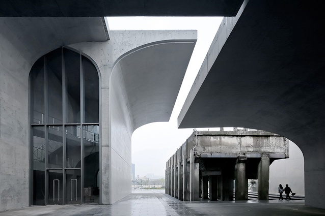 Long Museum West Bund, Shangahai. Atelier Deshaus-designed, vaulted columns come together with an industrial relic to create a contemporary art gallery.