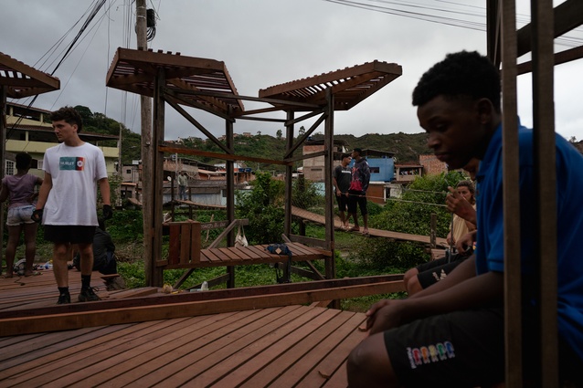 Chilean students from PUCV building public furniture on a travesía in Mariana, Brazil.