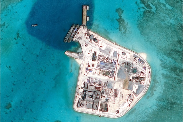 Johnson South Reef, photographed in March 2015. The platform is surrounded by an island that is approximately 400 metres wide.