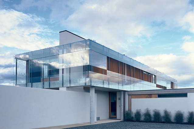 Ponatahi House, Wairarapa (2001), designed by architecture +.
