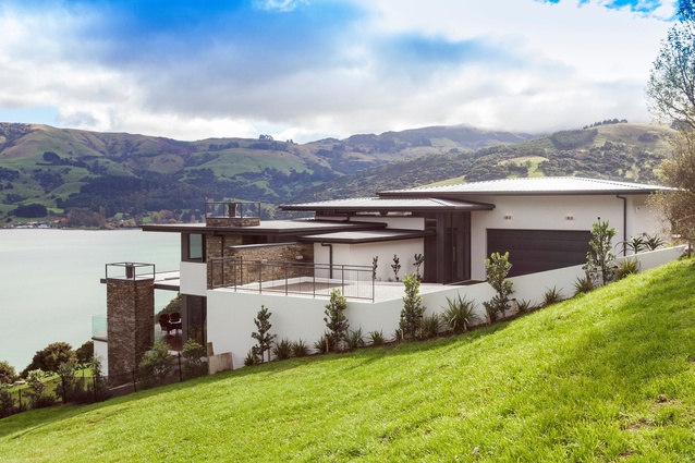 Outdoor Living Award-winning house by Metzger Builders Limited in Duvauchelles, Canterbury.