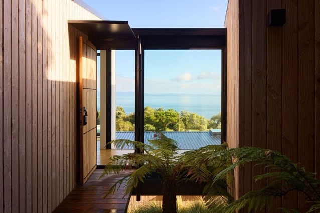 Ligar Bay bach by Young Architects wins three ADNZ regional awards. 