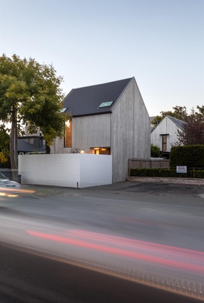 Housing Multi Unit Award: Cashel Street
Townhouses by Athfield Architects. Street view.
