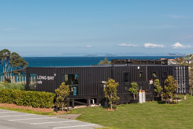 Long Bay Showroom and Cafe – by Cameron Cotton of Cubular – winner of the supreme title at the 2013 ADNZ Resene Architectural Design Awards.