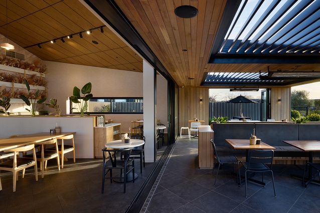 The 235m2 indoor and outdoor dining areas can accommodate 100+ patrons.