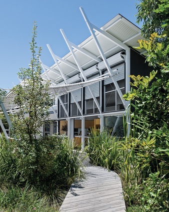 The architects' honed command of lightweight construction was well suited to building on the relatively isolated South Stradbroke Island site.