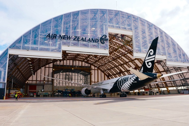 Boeing 787-9 Dreamliner entering Hangar 4. Designed for operational performance, the opening spans nearly 100 metres, enabling efficient access and servicing.