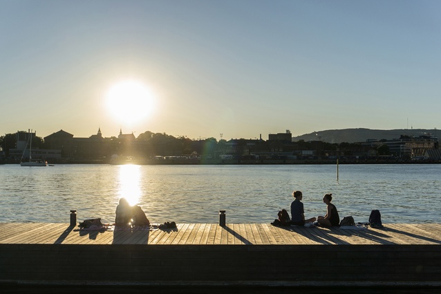 Stranden by Link Arkitektur is part of a larger project callsed Aker brygge that is focused on reinvigorating a 12km long waterfront area in Oslo.