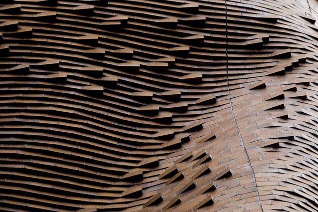 The Dr Chau Chak Wing Building at University Technology, Sydney, was designed by Gehry Partners. Using a brick veneer, it achieves an incredible fluidity of form and texture.