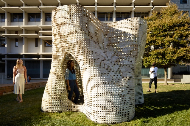 Bloom is a 2.7m tall freestanding experimental pavilion made by Emerging Objects. It measures approximately 3.5 x 3.5m and is composed of 840 customised 3D printed blocks.