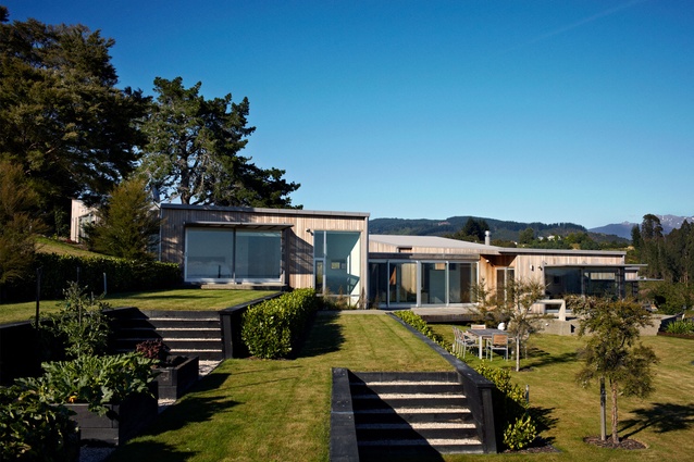 'Waiwhero' by Wraight + Associates, awarded an NZILA Award of Distinction for residential landscape architecture. 