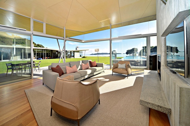 Westpac New Homes over $2 million, Outdoor Living Award and Gold Award winning house by Lindesay Construction Limited in Russell.