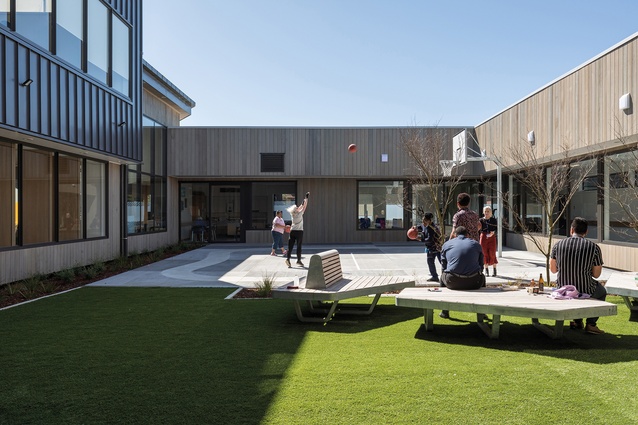 Although the Therapy Courtyard offers a well-utilised basketball hoop, artificial turf throughout the courtyards seems to contradict salutogenic design.
