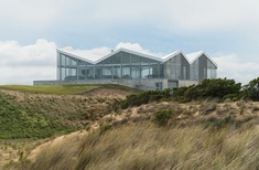 Crown on the dunes: Panopticon House