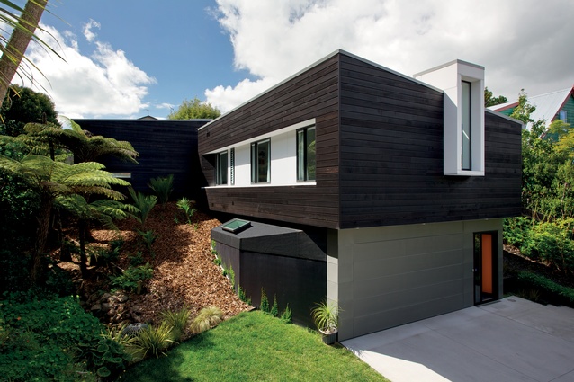 Overhanging eaves control solar gain throughout the year, allowing passive heating or cooling.