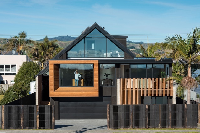 Papamoa Beach House with its expressed Redwood window box.