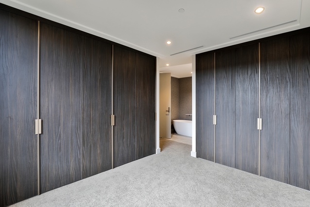 The Palo Alto MisuraEmme wardrobes feature specialist bronze fixtures and finishings.