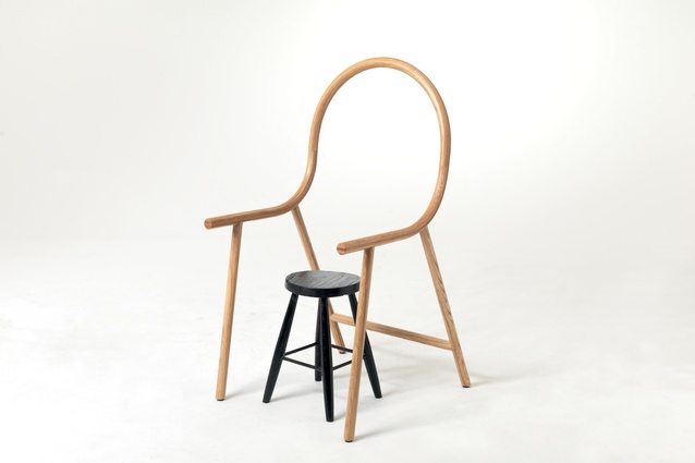Arm anti-chair – designed to fit over any everyday seat.