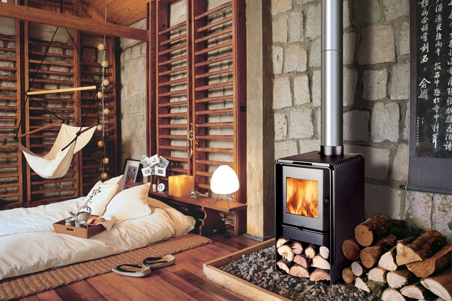 <a href="http://www.bosca.co.nz/wood-fires/firepoint-360" target="_blank"><u>Bosca Firepoint 360 wood fire</u></a> is a Kiwi classic: an affordable and compact log burner designed to fit into smaller spaces. 
