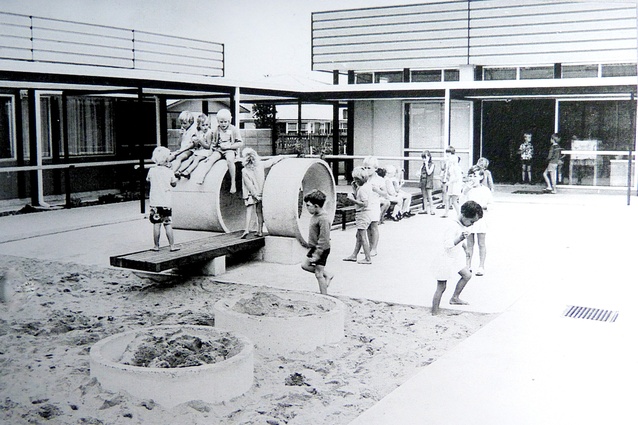 Enduring Architecture winner: Deanwell School (1968) by South Auckland Education Board – Architectural Board. Architects were S.V. Mrkusic and J.W. Kellaway.