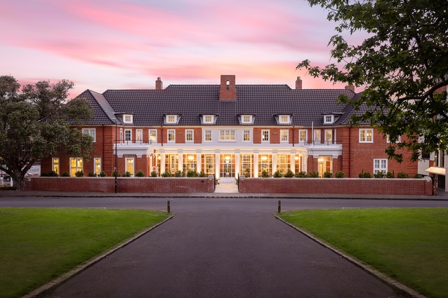 Pearson House consists of a main block with two short wings, joined by an impressive front colonnade. 