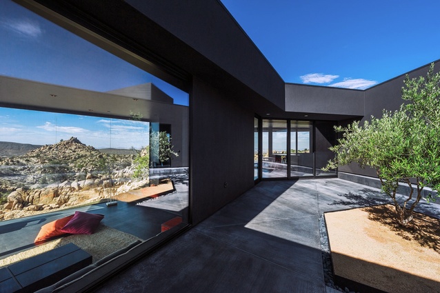 Black Desert House, California, United States, by Oller & Pejic Architecture, 2012. Rooms are arranged around a protected central courtyard.