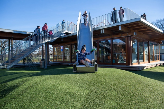 Cathedral Grammar Junior School (Tezuka Architects and Andrew Barrie Lab, 2016; playground: F3 Design, 2017). 