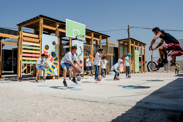 At the playground's opening in 2015, sport freestyle group DaMove gave two days' freestyle basketball training for the children. 