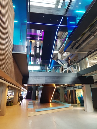 Warren and Mahoney was responsible for the redesign of TVNZ’s interior, revisiting a space the firm originally designed some 26 years ago.