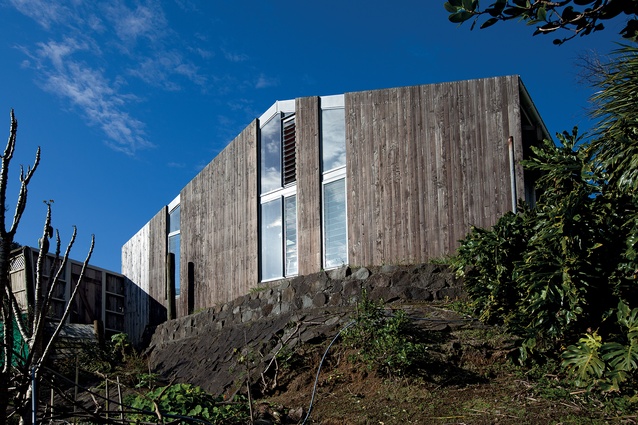Thompson House is the renovation of an existing railway cottage in New Plymouth. Completed in 2011.
