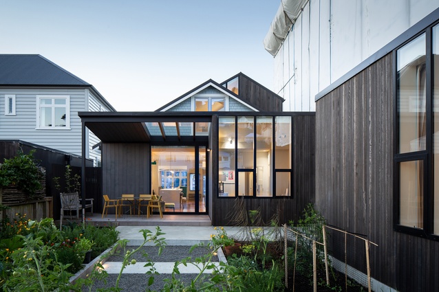 Winner – Housing – Alterations and Additions: McFarlane Street House by architecture +.