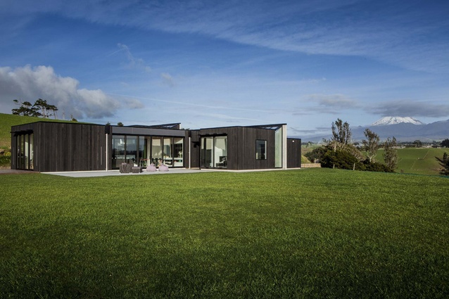 Plymouth Road Farmhouse (New Plymouth) by Architects Ian Pritchard.