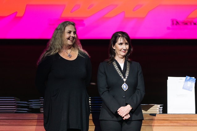 L to r: Belinda Sutherland (Sutherland family representative, Jasmax), Judith Taylor (NZIA President)