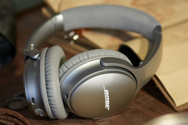 So you can work on that design in peace, without a tangle of cords. <a href="https://www.bose.co.nz/en_nz/products/headphones/over_ear_headphones/quietcomfort-35-wireless.html" target="_blank"><u>Bose QuietComfort® 35 wireless headphones</u></a>.