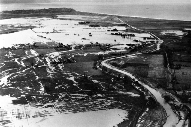 Tutaekuri River flood of 28 May 1933, Napier. 