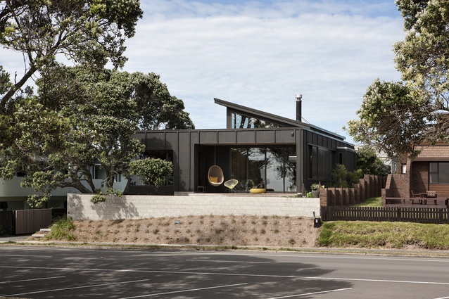 Housing Award: Screened by Pōhutukawa (Stage Two) by Architecture Bureau.