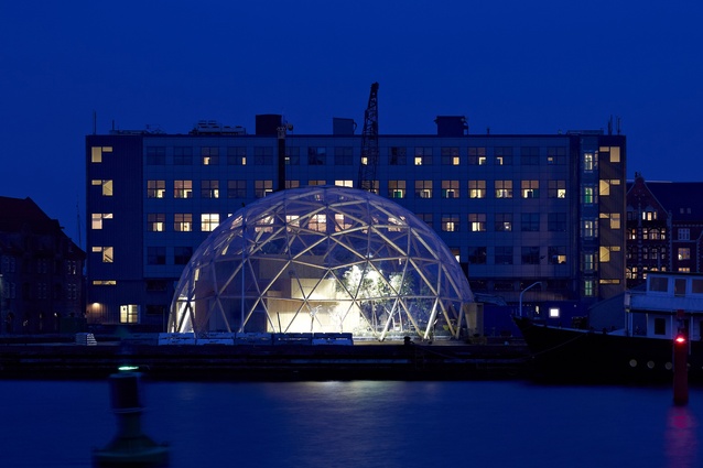 The Dome of Visions is true to Buckminster Fuller's original intentions, being made of only a few repeated elements and was assembled in a matter of days. 