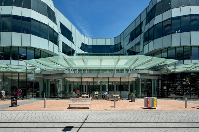 The High Street elevation faces north-east and features glass canopies which fan out over the pedestrian walkways. 
