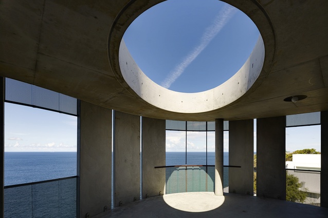 A second skylight further opens up the upstairs level to the spectacular ocean and sky. 