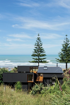 Offset Shed House, Gisborne. Separate yet linked, this beach house can be opened up or closed off depending on the number of people or weather conditions.