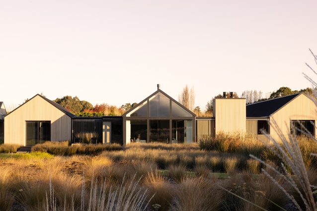 Off-Grid House by O’Neil + Architecture, winner of the National Award for New Home over 300m².